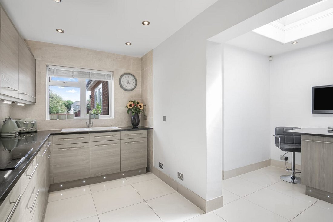 House in Beaumont, Broxbourne, England 3 - 17249752