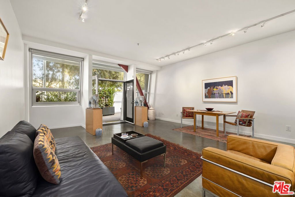 Condo in Los Angeles, California, United States 2 - 17253730