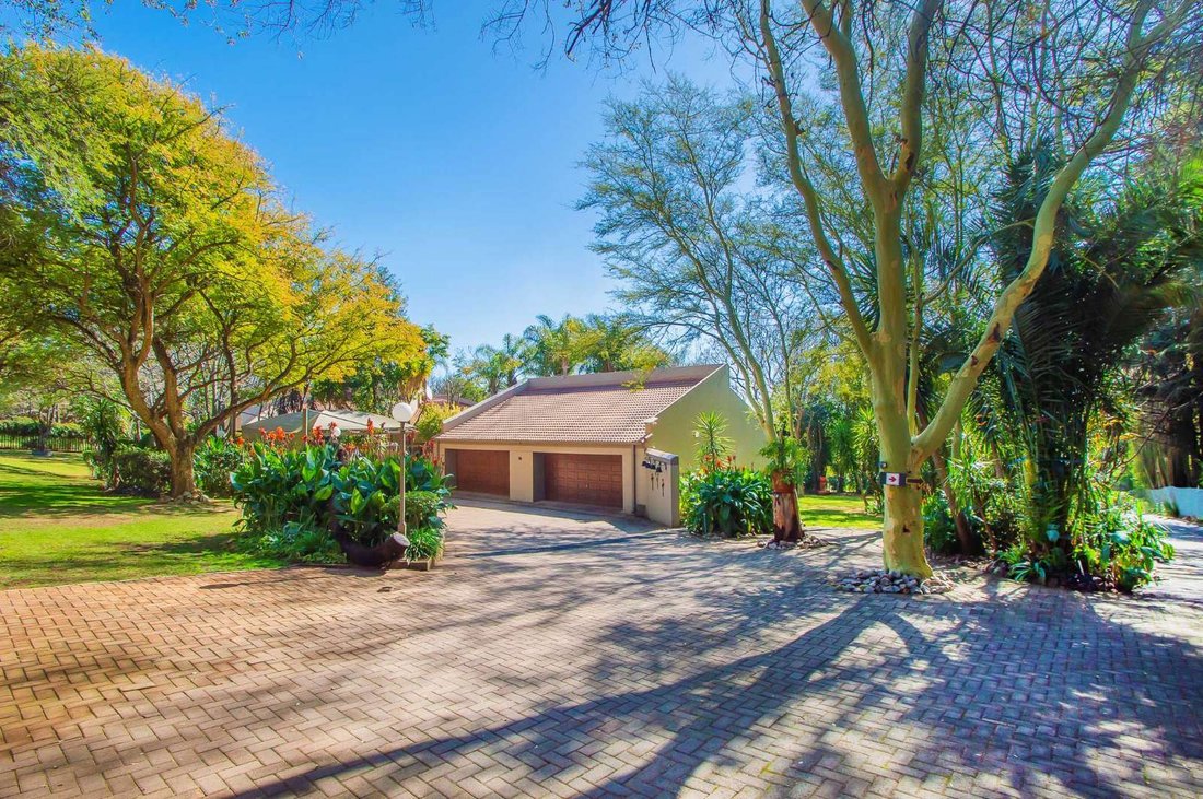 House in Ruimsig, Gauteng, South Africa 3 - 17250200