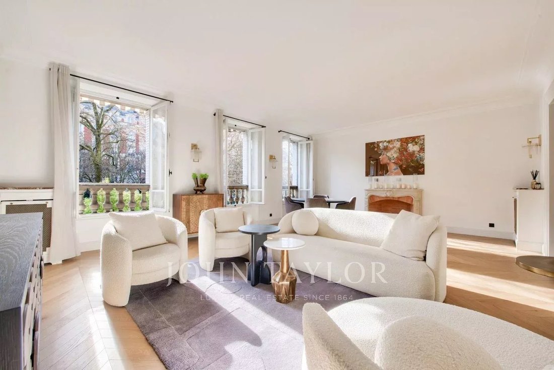 Apartment in Porte Dauphine, Paris 16e Arrondissement, Paris 2 - 17248131