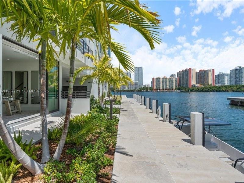 Townhouse in Golden Beach, Florida, United States 3 - 17254861