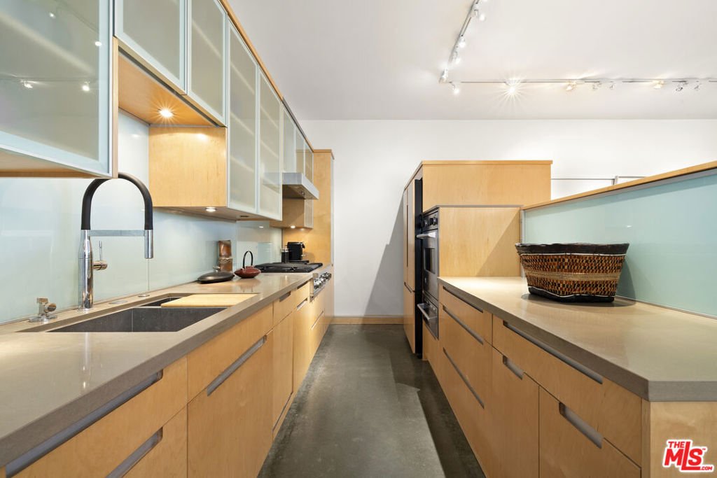 Condo in Los Angeles, California, United States 4 - 17253730