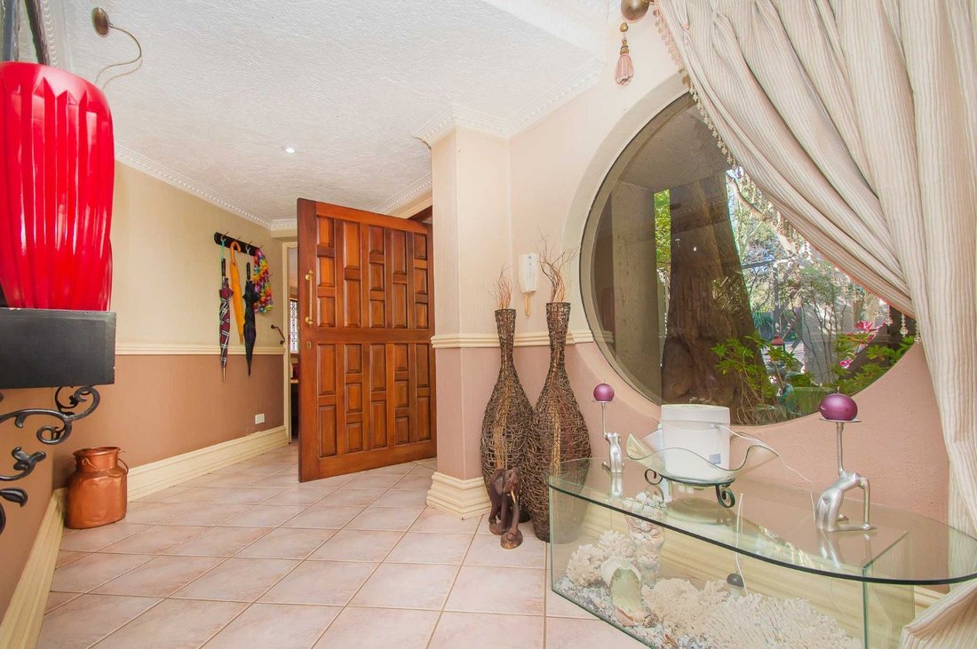 House in Ruimsig, Gauteng, South Africa 5 - 17250200