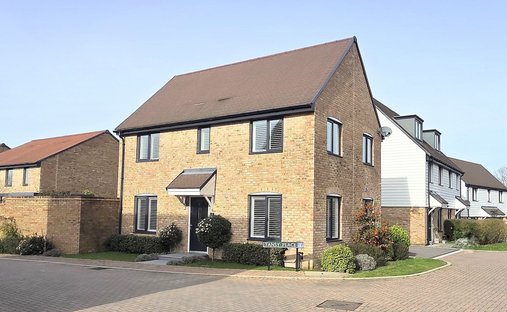 House in Walstead, Copthorne, England 1