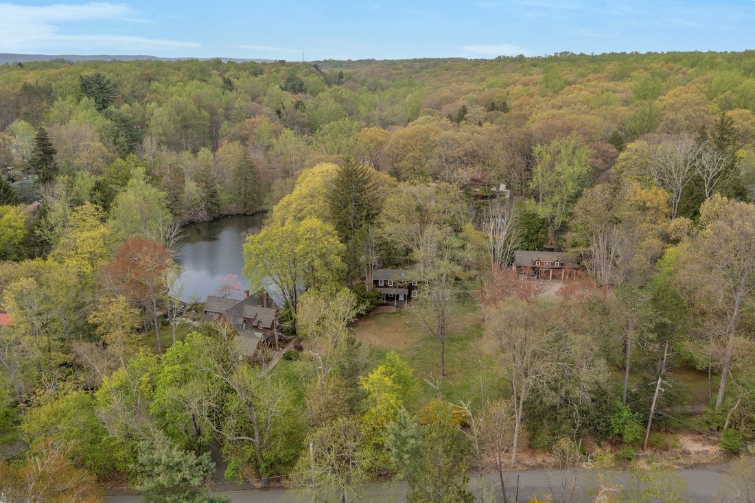 House in Airmont, New York, United States 5 - 17247872
