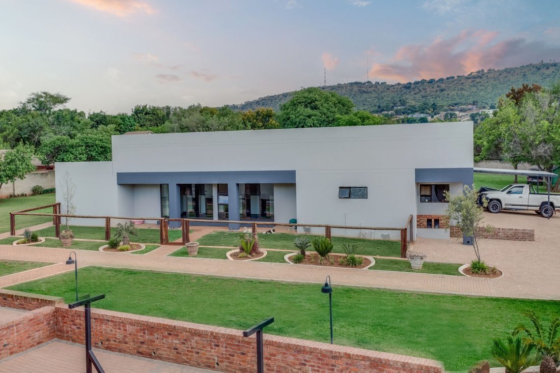 House in Ruimsig, Gauteng, South Africa 3 - 17249058