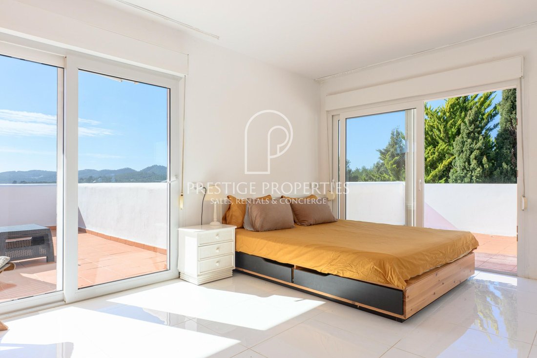 House in Cala Llonga, Ibiza, Santa Eularia des Riu, Balearic Islands 4 - 17255699