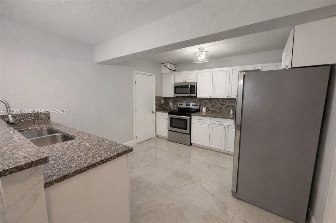 House in Miami, Florida, United States 4 - 17254853