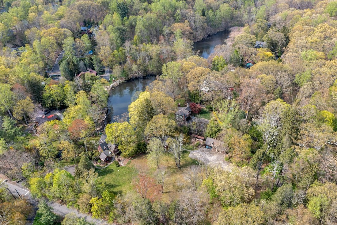 House in Airmont, New York, United States 4 - 17247872