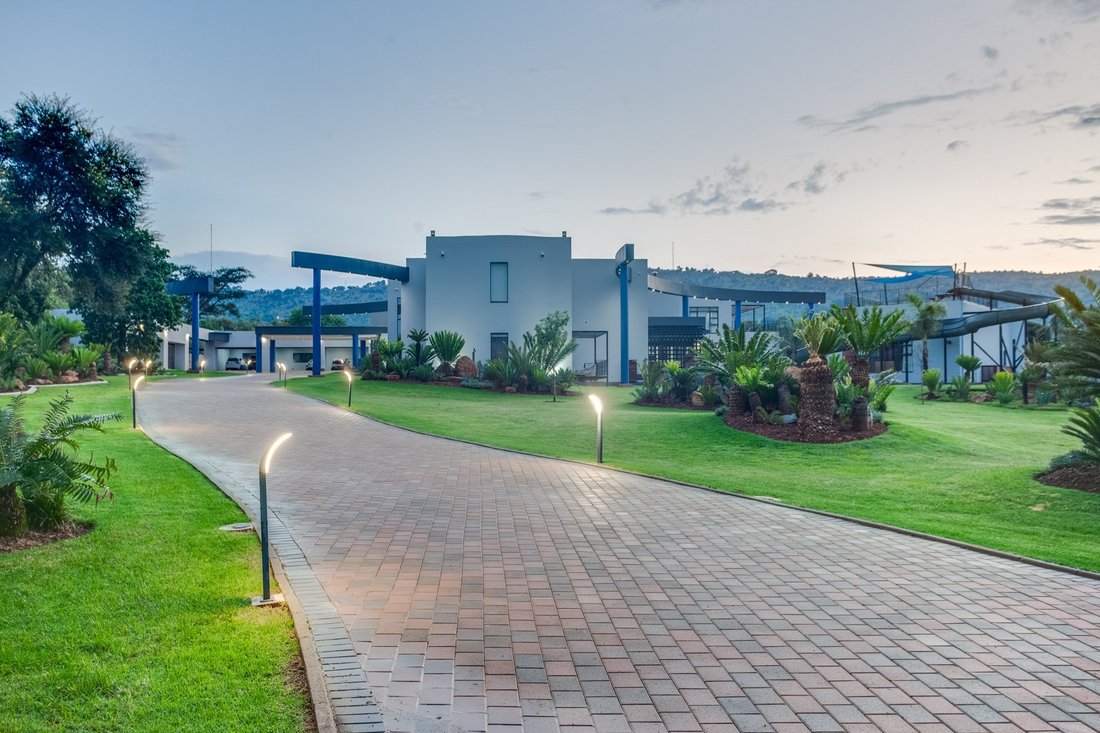 House in Ruimsig, Gauteng, South Africa 3 - 17251749