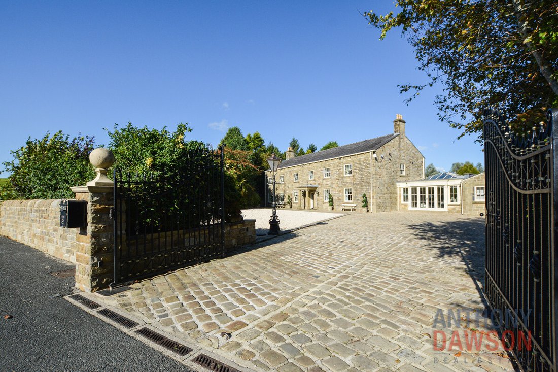 House in Pikehill, Burnley, England 2 - 17250747