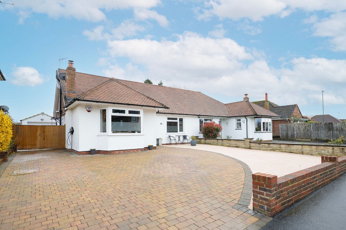 House in Horsham, England 1 - 17250913
