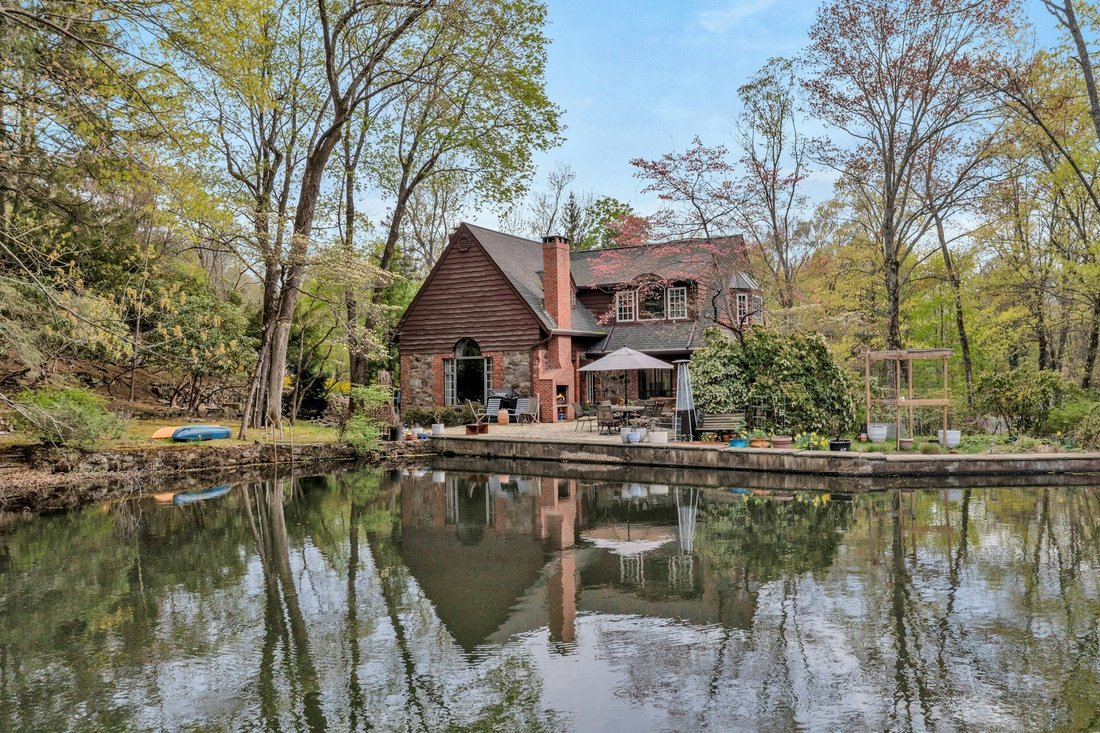 House in Airmont, New York, United States 3 - 17247872