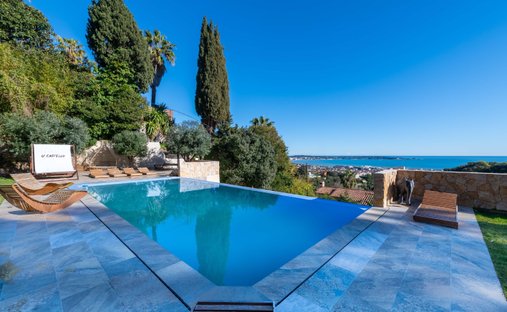 House in Gabelle-Courcettes-Les Clos, Vallauris, France 1