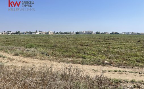 Land in Greece 1