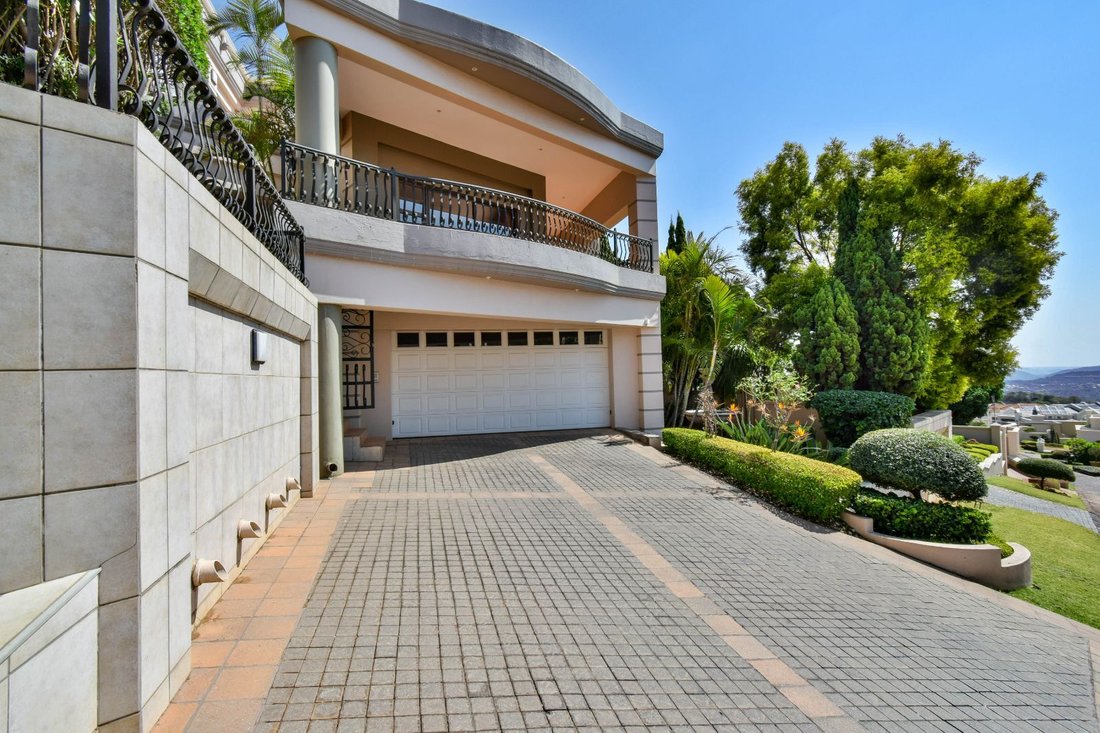 House in Waterkloof, Gauteng, South Africa 3 - 17256197