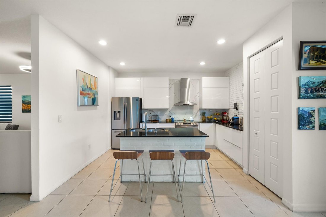House in North Miami Beach, Florida, United States 4 - 16863435