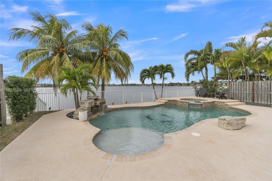 House in West Miami, Florida, United States 4 - 16771910