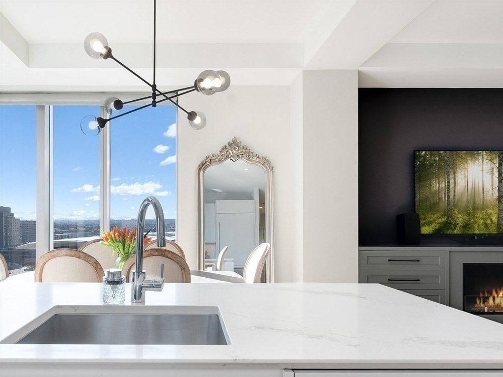 Condo in Boston, Massachusetts, United States 3 - 17257538