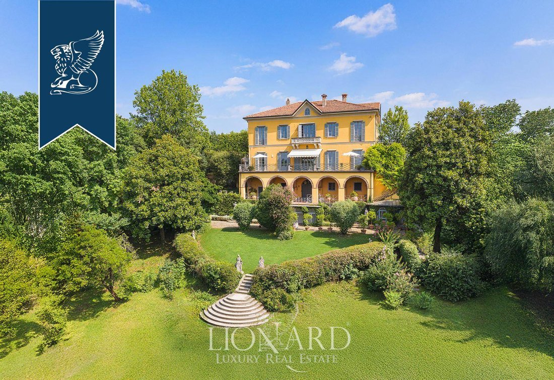 Villa in La Valletta Brianza, Lombardy, Italy 1 - 11598963