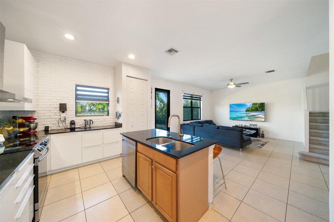 House in North Miami Beach, Florida, United States 3 - 16863435