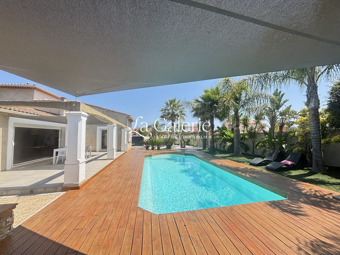 Villa in La Londe-les-Maures, Provence-Alpes-Côte d'Azur, France 2 - 17256637