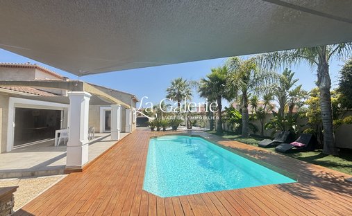 Villa in La Londe-les-Maures, Provence-Alpes-Côte d'Azur, France 1