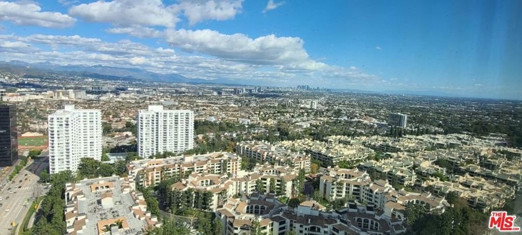 Condo in Los Angeles, California, United States 4 - 17256946