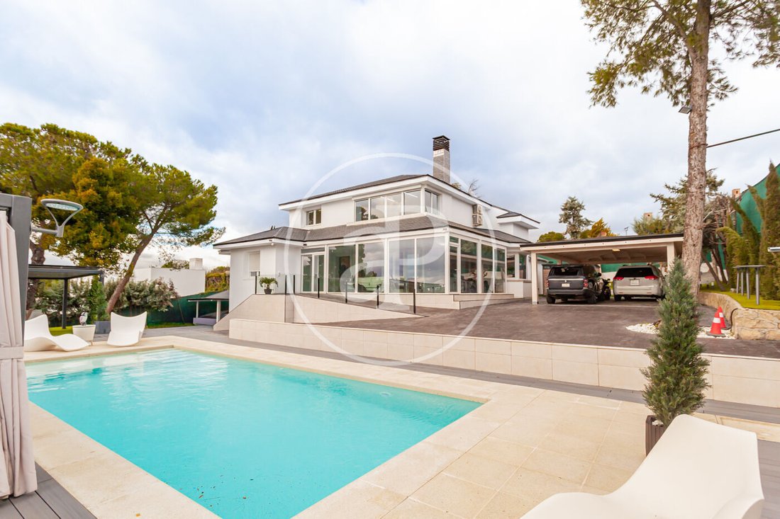 Villa in Las Rozas de Madrid, Comunidad de Madrid, Spain 1 - 17257638