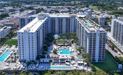 Condo in Miami Beach, Florida, United States 1