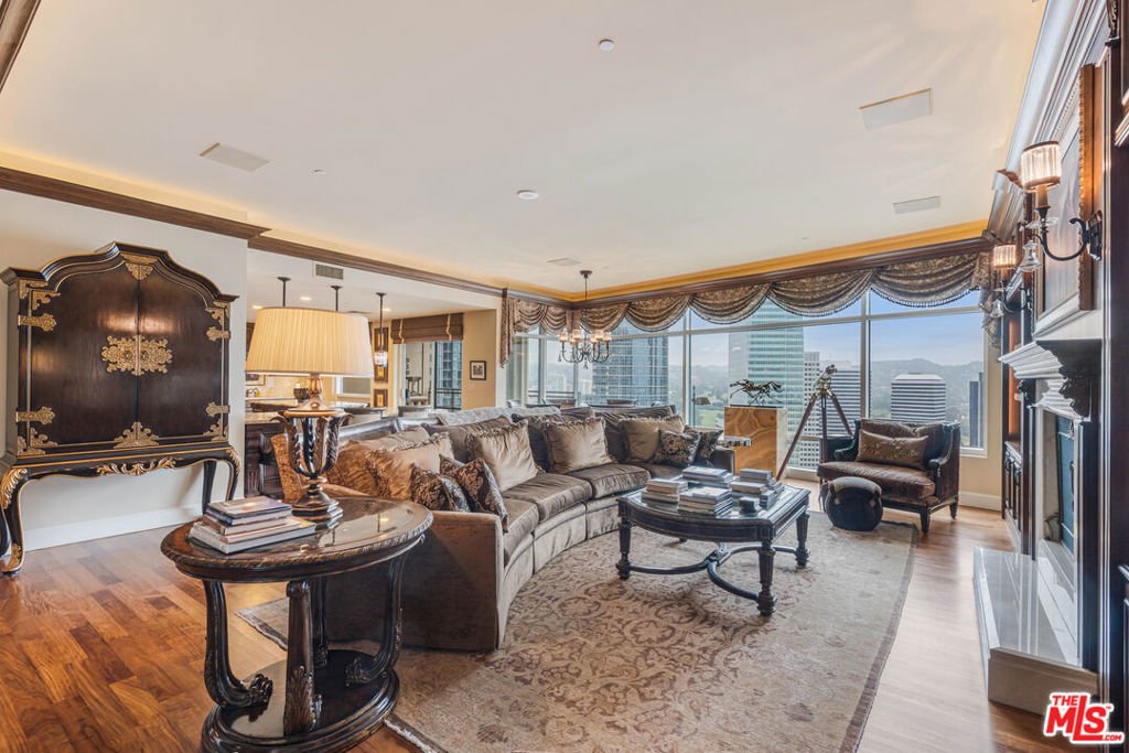 Condo in Los Angeles, California, United States 3 - 17256946