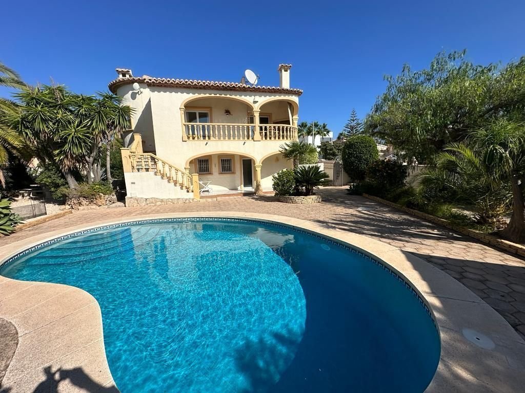 Chalet in Calp / Calpe, Valencian Community, Spain 2 - 17254416