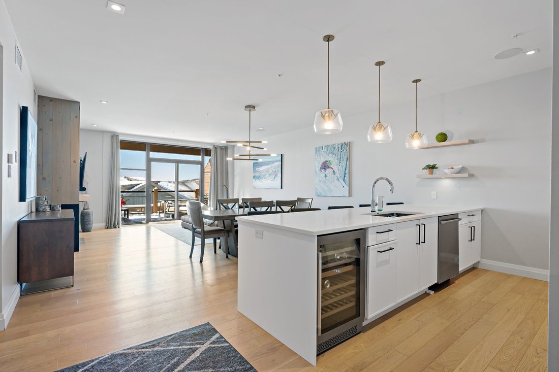 Condo in Mont-Tremblant, Quebec, Canada 4 - 17257607