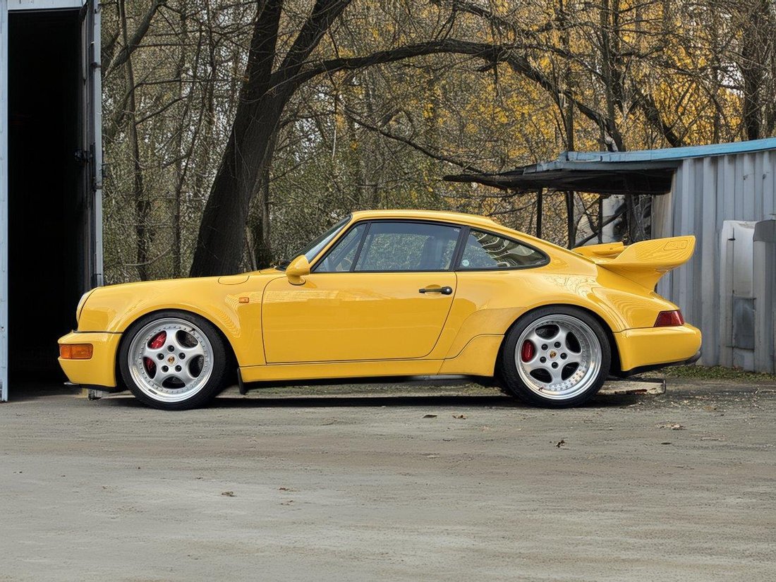 Coupe in Kanazawa, Ishikawa, Japan 2 - 17258612
