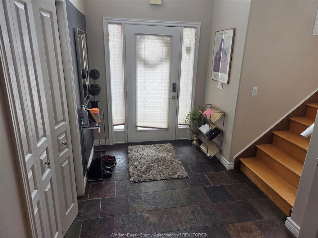 House in Windsor, Ontario, Canada 4 - 17258068