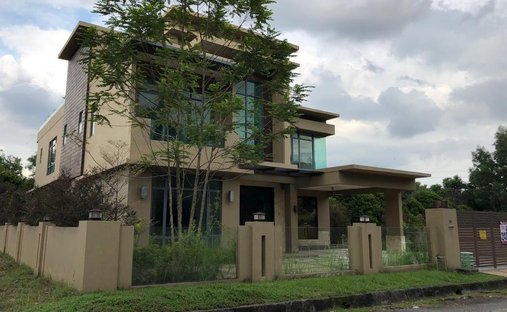 House in Seri Kembangan, Selangor, Malaysia 1