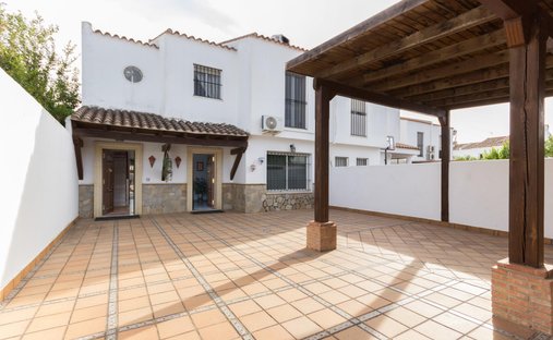 Chalet in El Puerto de Santa María, Andalusia, Spain 1