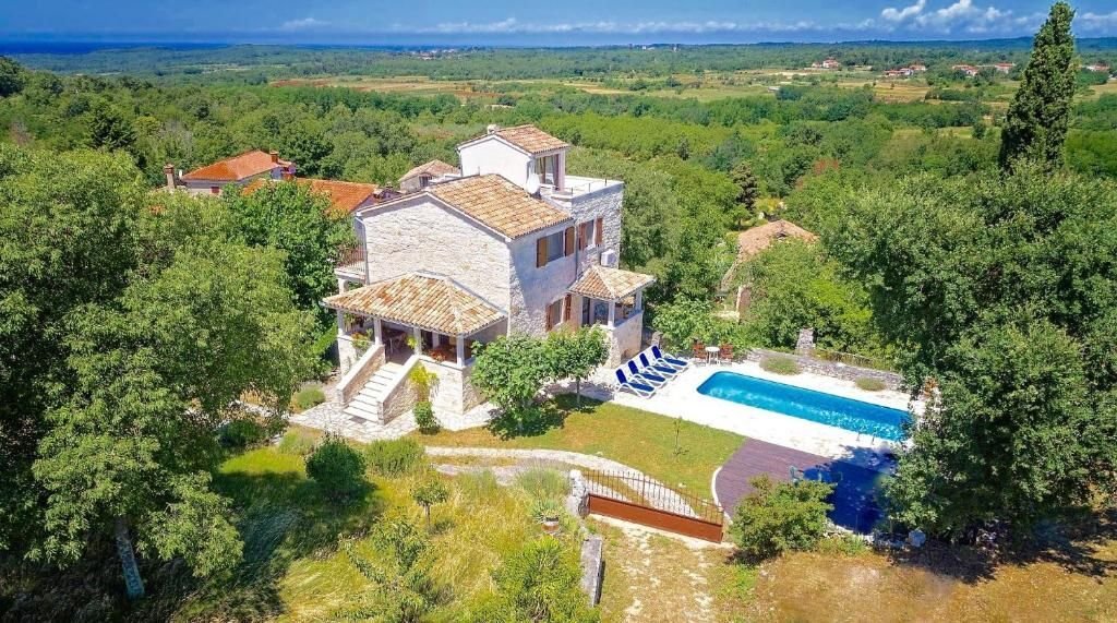 Villa in Višnjan, Istria County, Croatia 1 - 17256301