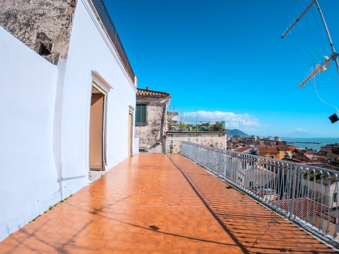 Apartment in Center, Salerno, Campania 4 - 17264677