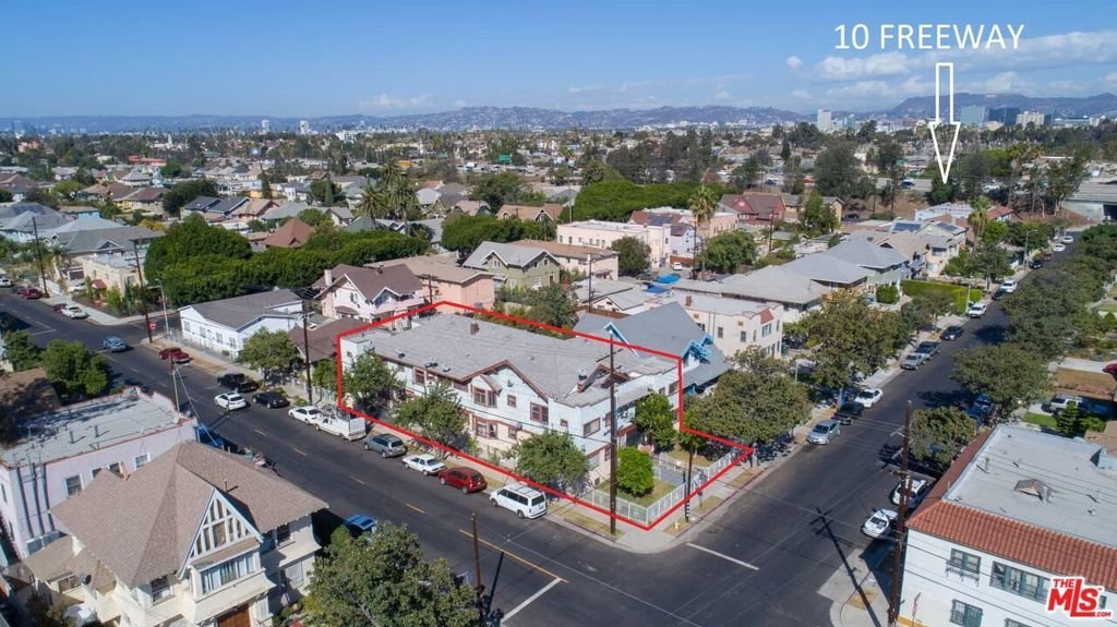 Los Angeles, California, United States 2 - 17263551