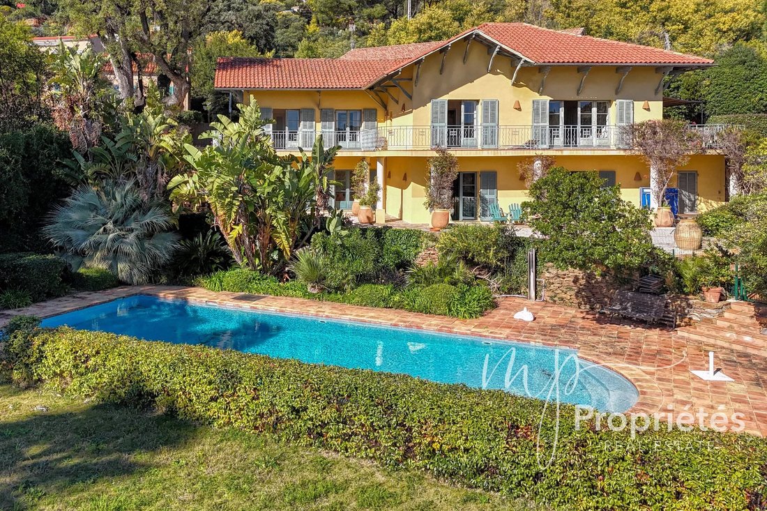House in Rayol-Canadel-sur-Mer, Provence-Alpes-Côte d'Azur, France 1 - 17259635