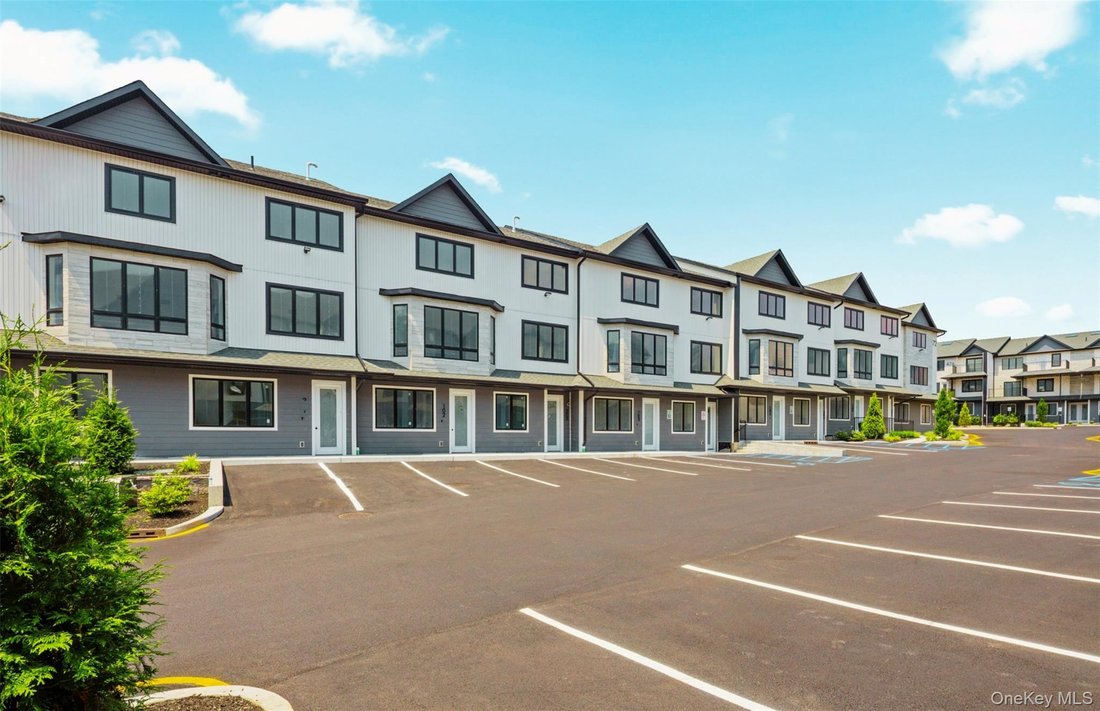 Condo in Spring Valley, New York, United States 1 - 17262098