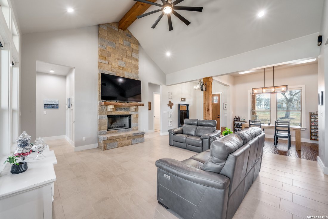 House in La Vernia, Texas, United States 4 - 17260991