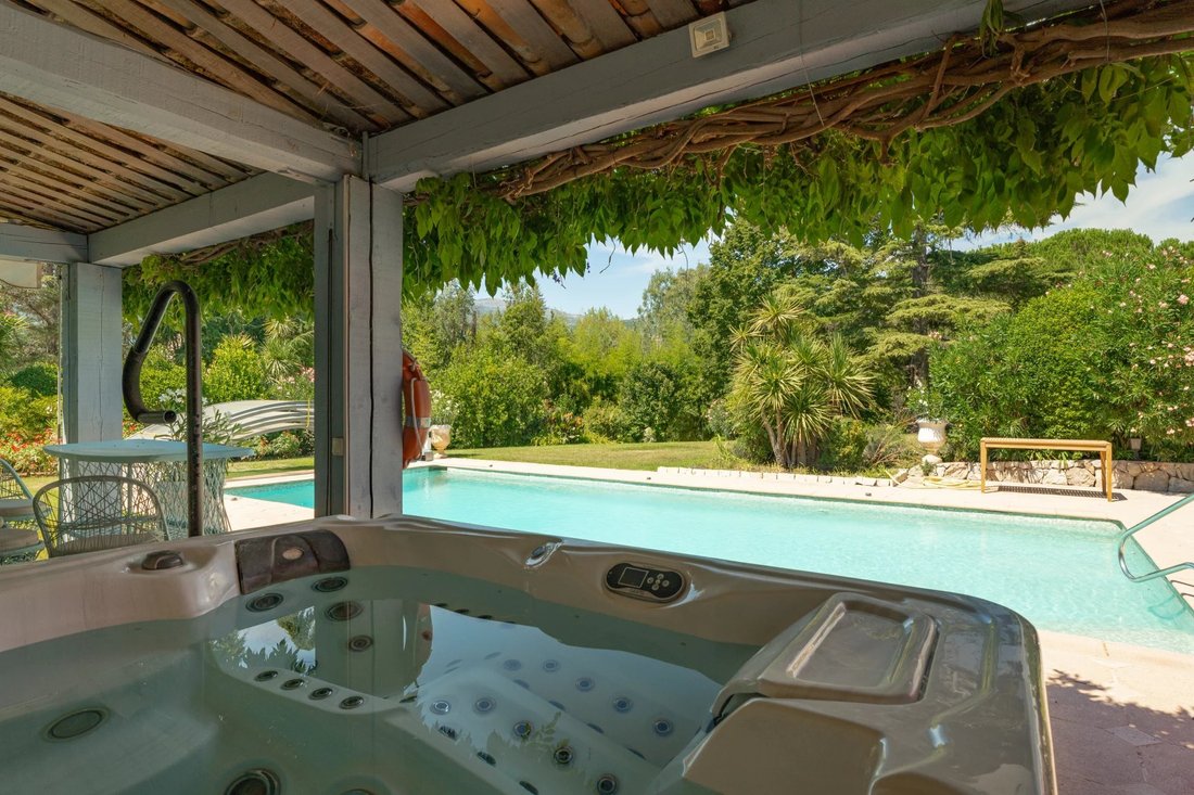 Villa in Valbonne, Provence-Alpes-Côte d'Azur, France 5 - 12228305