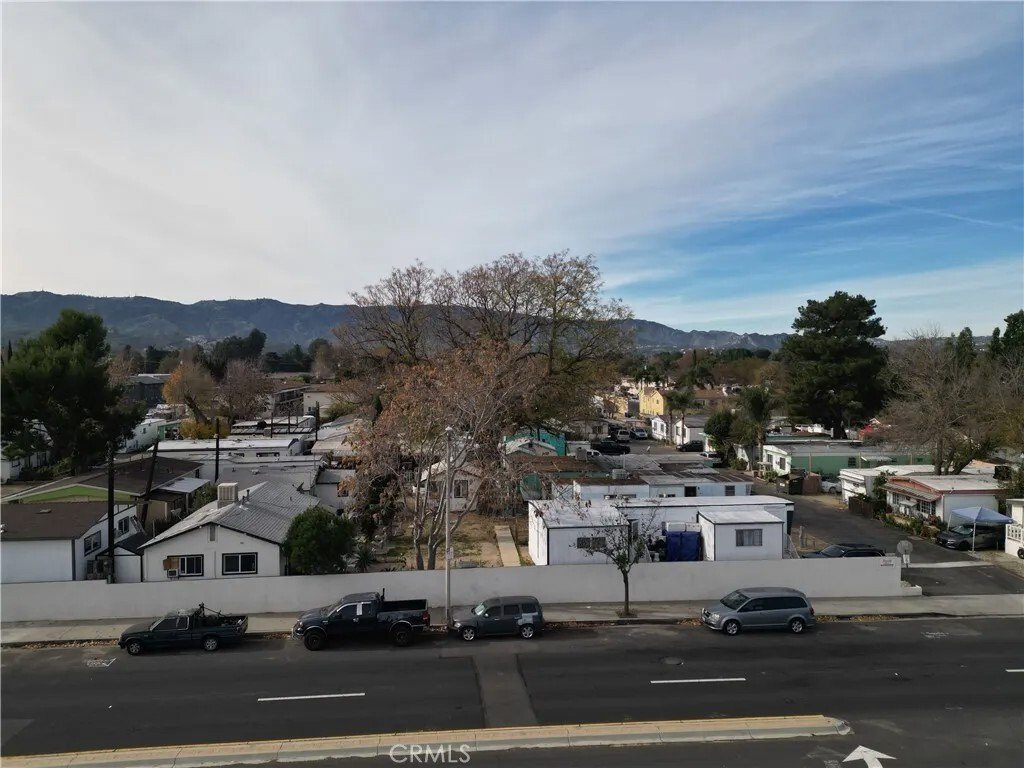 Santa Clarita, California, United States 5 - 17262352
