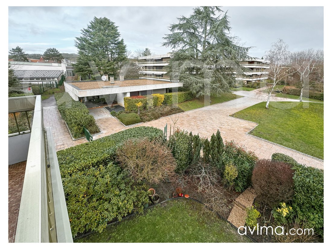 Apartment in Le Village, Noisy-le-Roi, France 2 - 17262913