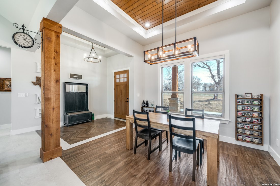 House in La Vernia, Texas, United States 3 - 17260991