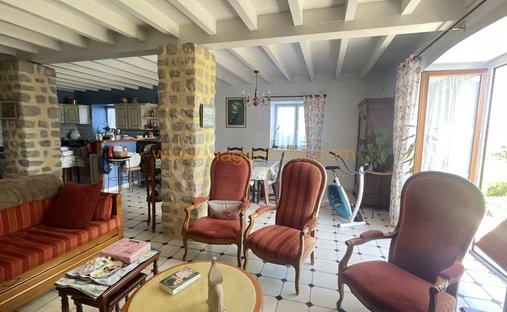 Casa a Sud, Sorbiers, Francia 1