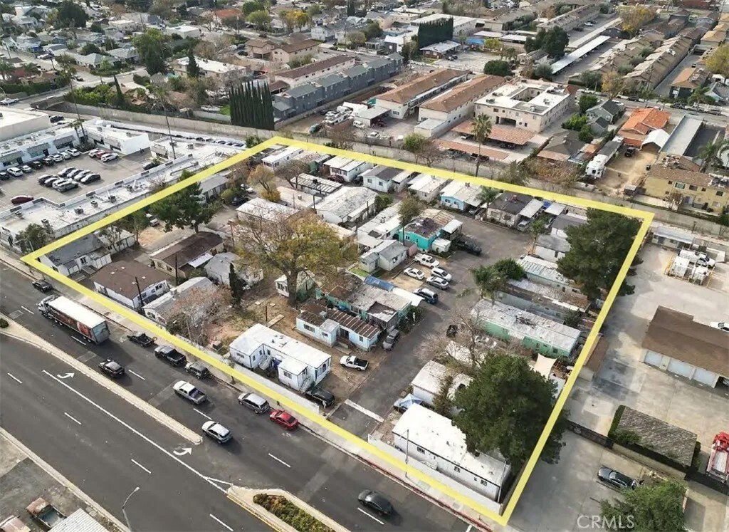 Santa Clarita, California, United States 2 - 17262352