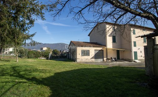 House in Mezzana, Prato, Tuscany 1